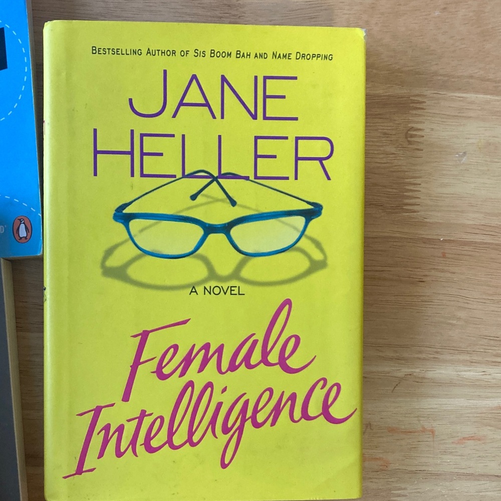 Book Bundle-Brene Brown, Colleen Hoover, Jane Heller, Sally Helgessen - Picture 5 of 11